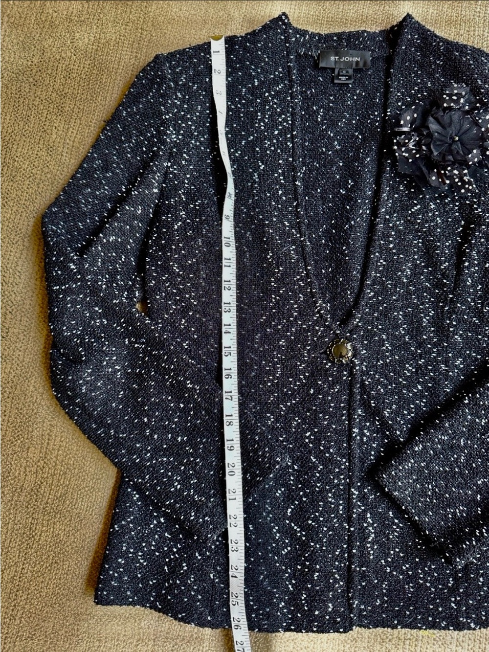 ST. JOHN -Sz12- Black Sparkle Bouclé Women's Blazer with Floral Brooch Vintage - Picture 7 of 14